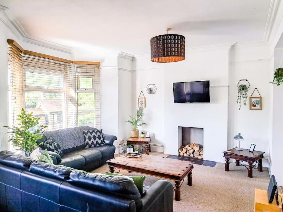 3 Bed Flat Near To Cardiff And Cardiff Bay Apartamento Exterior foto