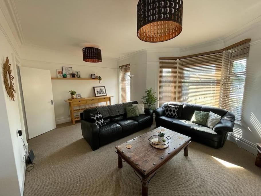 3 Bed Flat Near To Cardiff And Cardiff Bay Apartamento Exterior foto