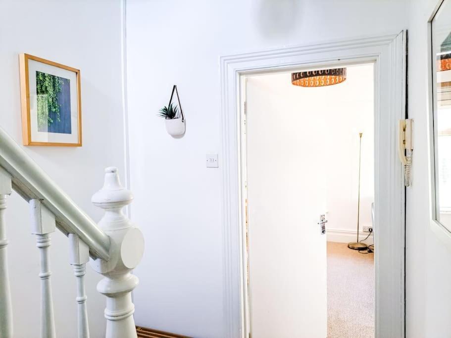 3 Bed Flat Near To Cardiff And Cardiff Bay Apartamento Exterior foto