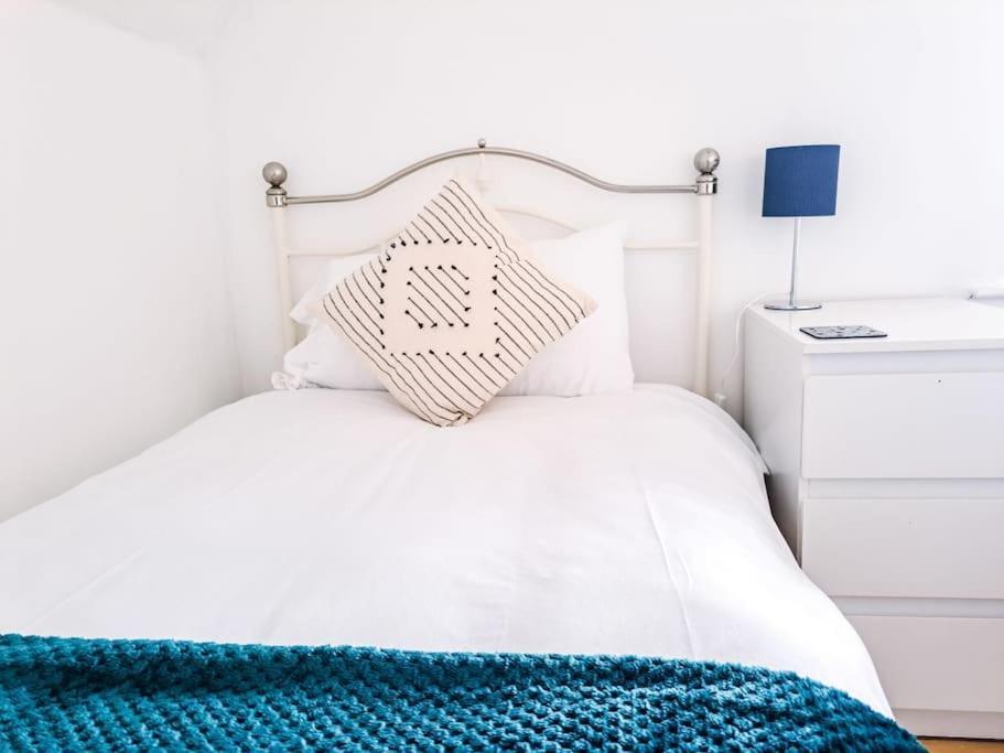3 Bed Flat Near To Cardiff And Cardiff Bay Apartamento Exterior foto