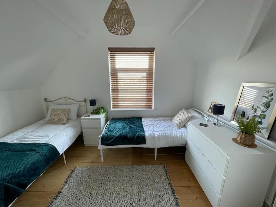 3 Bed Flat Near To Cardiff And Cardiff Bay Apartamento Exterior foto